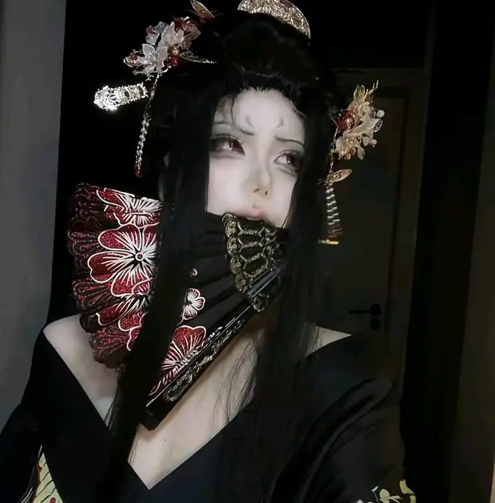 月月头像